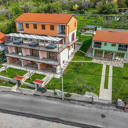 Apartments Francoise Цриквеница Экстерьер фото