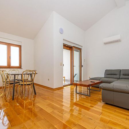 Apartments Francoise Цриквеница Экстерьер фото