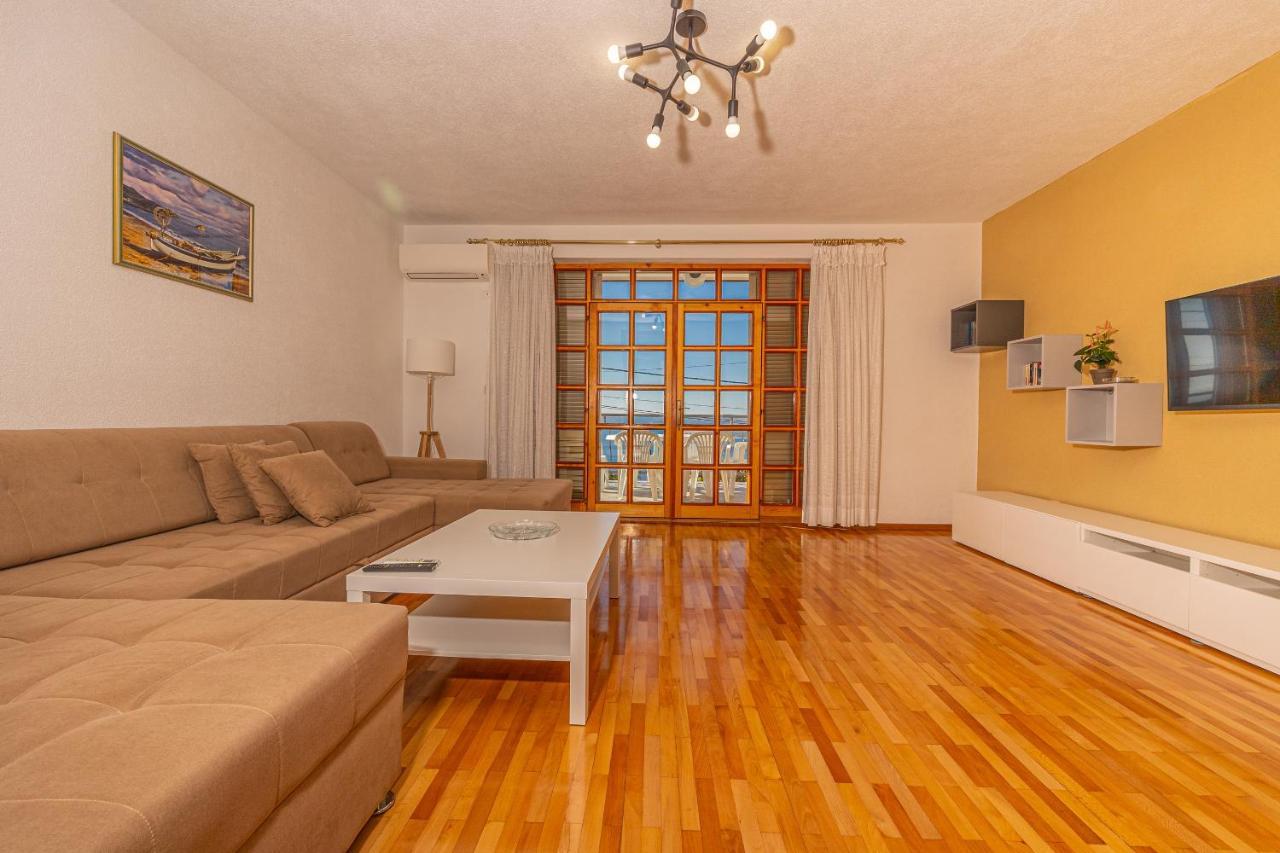 Apartments Francoise Цриквеница Экстерьер фото
