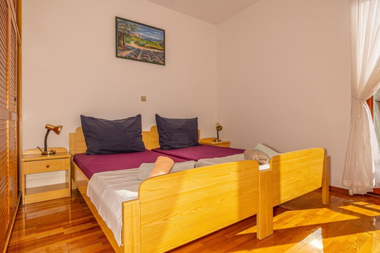 Apartments Francoise Цриквеница Экстерьер фото