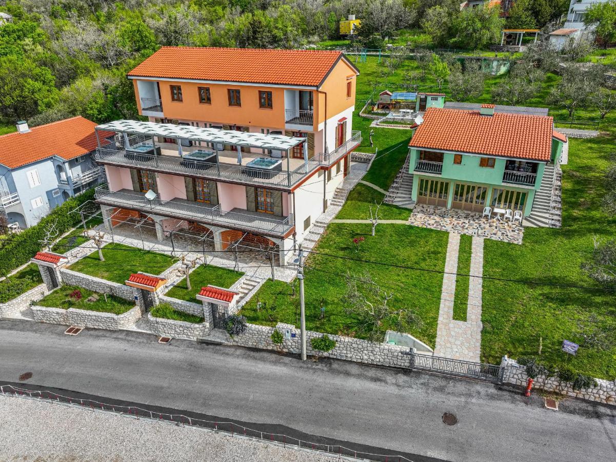 Apartments Francoise Цриквеница Экстерьер фото