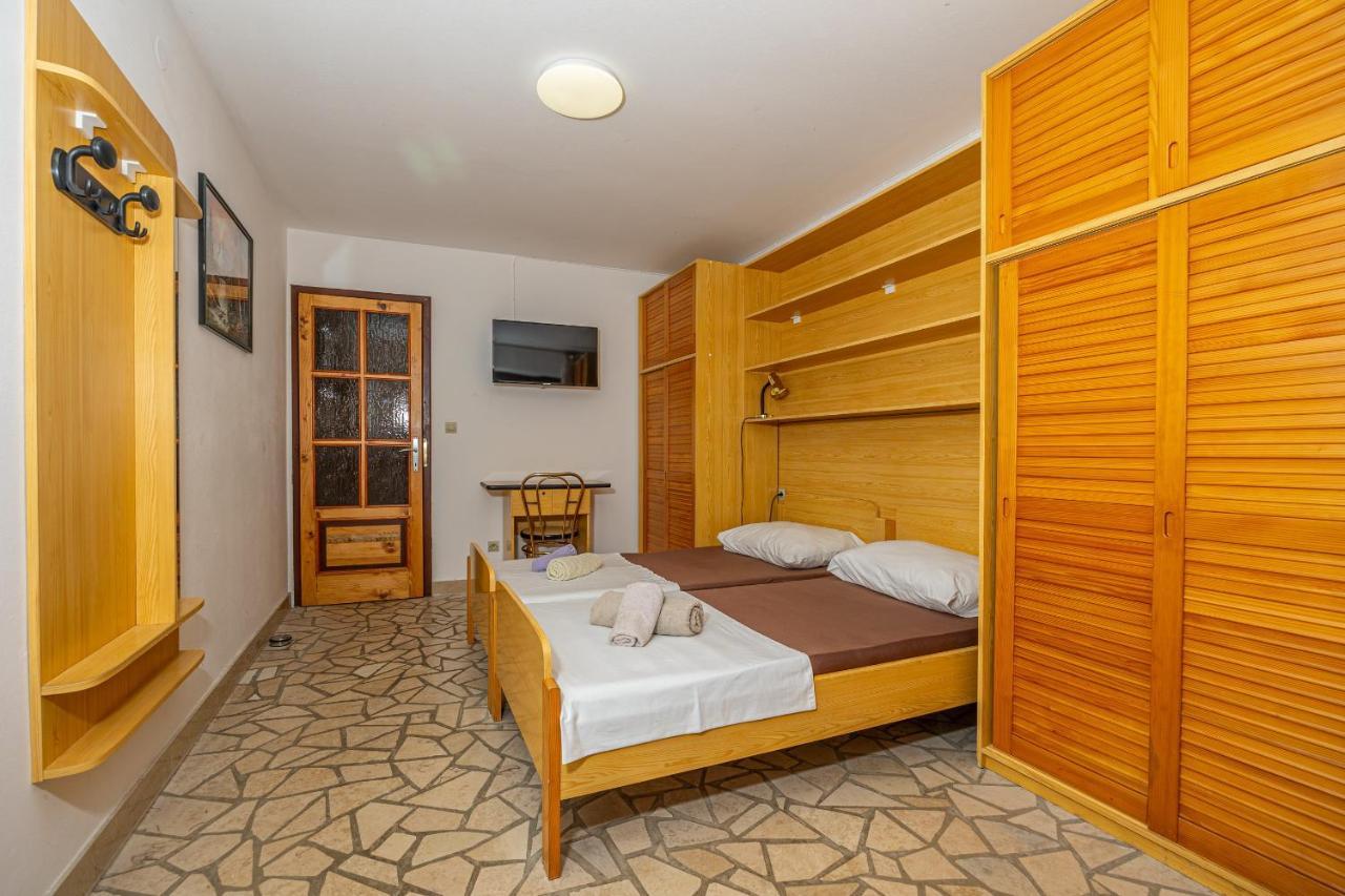 Apartments Francoise Цриквеница Экстерьер фото